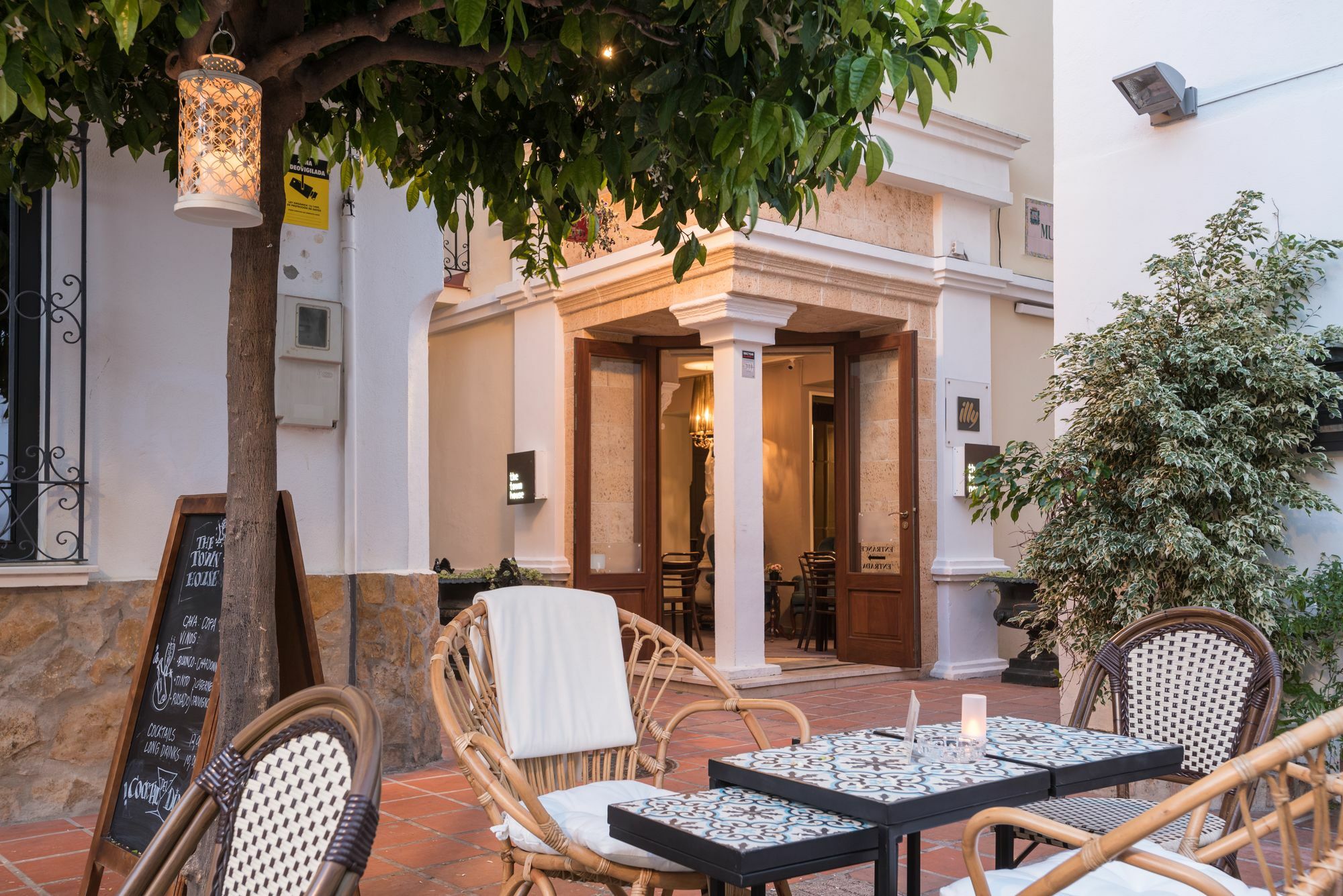 Pensión The Town House (adults Only)