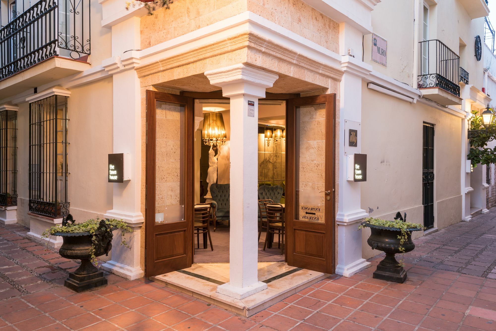 The Town House (adults Only) 2*